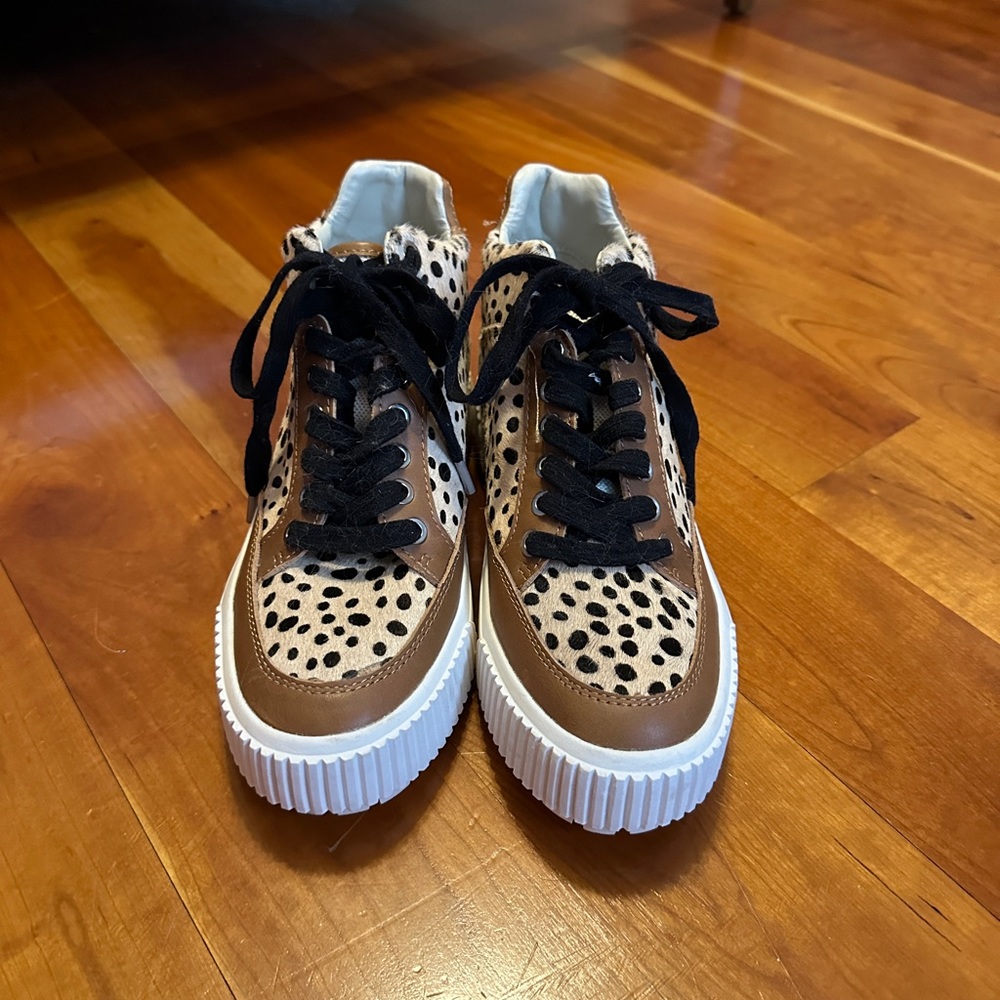 Hi everyone! Going to be selling some clothes and shoes :)